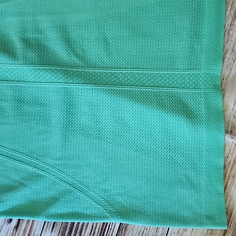 Lululemon Tank - Picture 10 of 12